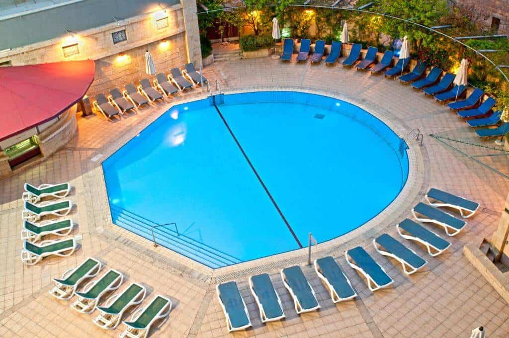 מלון לאונרדו ירושלים בריכת שחייה